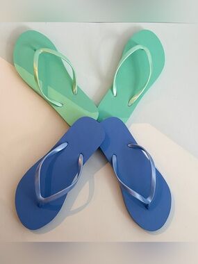 BUNDLE 2 Pr Metallic Flip Flops Pastel Blue Mint Green Summer Sandals Sz L 9-10